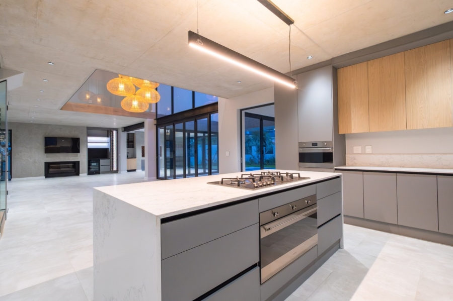 5 Bedroom Property for Sale in Val De Vie Estate Western Cape